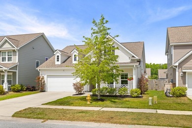 Single-story 3-bedroom home with pond views, paid-off solar - photo 9