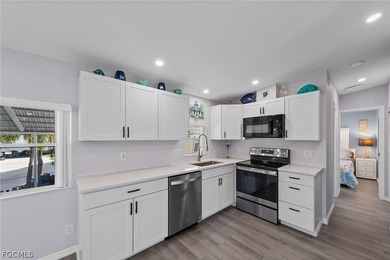 This well-maintained manufactured home offers comfortable - photo 1