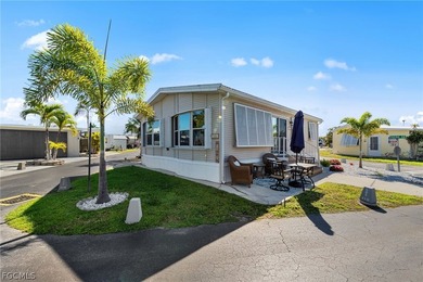 This well-maintained manufactured home offers comfortable - photo 4
