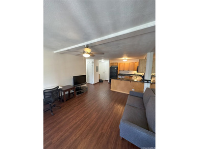 Welcome to Kaiolu Sunrise #606, a bright and breezy one-bedroom - photo 3