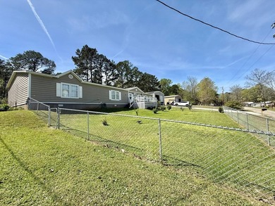 Enjoy the lake lifestyle with this beautifully updated 4-bedroom - photo 3
