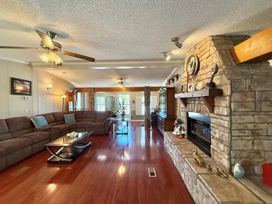 Enjoy the lake lifestyle with this beautifully updated 4-bedroom - photo 9