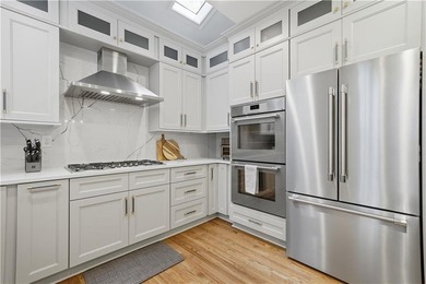 Nestled in a quiet cul-de-sac in the highly desirable, upscale - photo 12