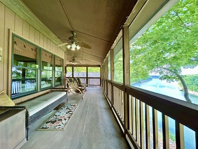LAKE VIEW!!! Beautiful upper level condo located in a gated Lake - photo 14