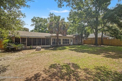 Absolutely precious and move-in ready! This charming 2-bedroom - photo 22