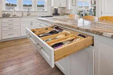 Wonderful Taft Street model on a lagoon with Walk up Attic! - photo 23