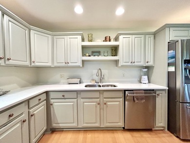 LAKE VIEW!!! Beautiful upper level condo located in a gated Lake - photo 24