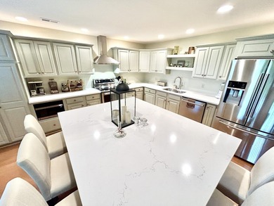 LAKE VIEW!!! Beautiful upper level condo located in a gated Lake - photo 26