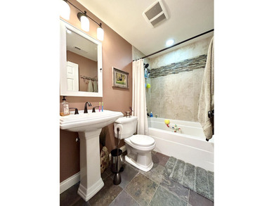 LAKE VIEW!!! Beautiful upper level condo located in a gated Lake - photo 27