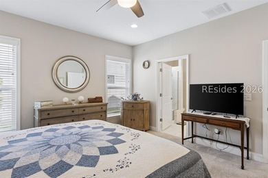 Wonderful Taft Street model on a lagoon with Walk up Attic! - photo 28