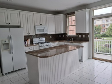 ***Location! Location! Location! Homeowner's Dream Home Sweet - photo 3