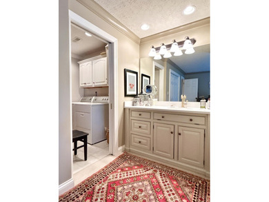 LAKE VIEW!!! Beautiful upper level condo located in a gated Lake - photo 36