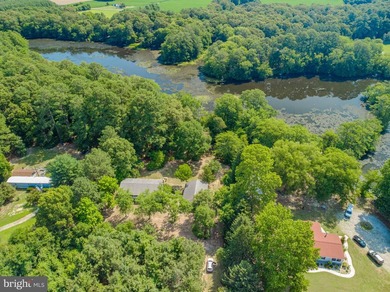 Welcome to your own waterfront retreat on the picturesque - photo 3