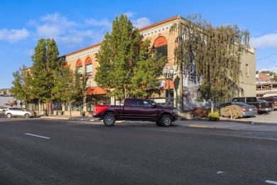 Lake Ewauna Commercial For Sale in Klamath Falls Oregon