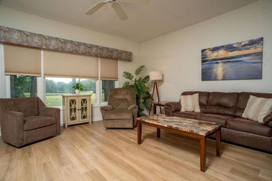 Come check out this well maintained 2bdrm fully furnished top - photo 9
