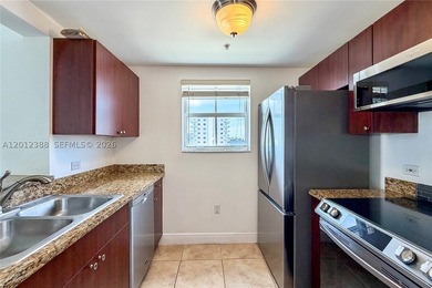 Bright one bedroom one bath apartment with amazing views in a - photo 5