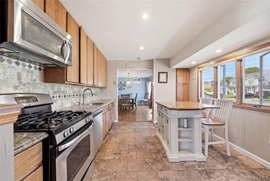 Welcome to this lovely two story Colonial in desirable - photo 5