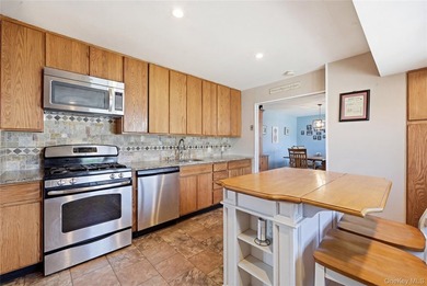 Welcome to this lovely two story Colonial in desirable - photo 6