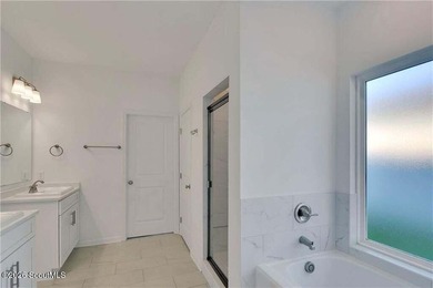 Newer home in a fantastic family neighborhood with a community - photo 14