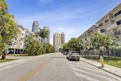 LOCATION ! LOCATION ! RIGHT IN THE HEART OF SUNNY ISLES BEACH !! - photo 4