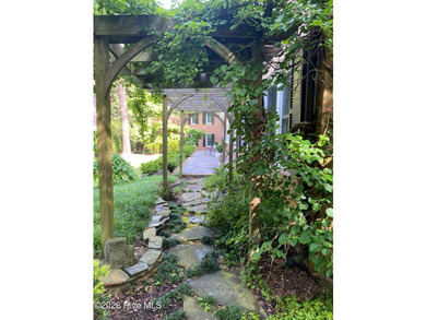 A True Hidden Gem!! Welcome to the breathtaking Parson's Estate - photo 24