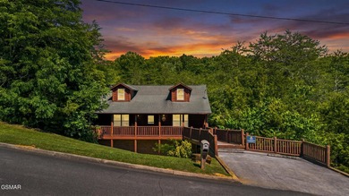 WOW FACTOR! TURNKEY INVESTMENT OPPORTUNITY! Conveniently located - photo 1