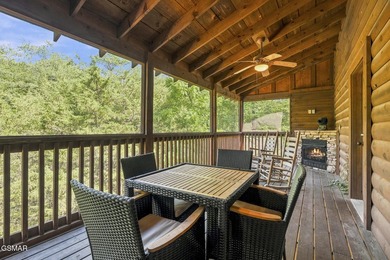 WOW FACTOR! TURNKEY INVESTMENT OPPORTUNITY! Conveniently located - photo 3