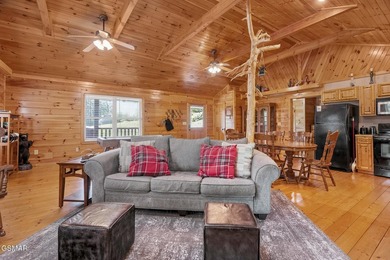 WOW FACTOR! TURNKEY INVESTMENT OPPORTUNITY! Conveniently located - photo 10
