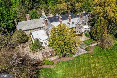 Welcome to iconic Ravenscliff, one of the most significant - photo 4