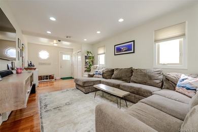 Move right into this beautifully renovated (2017) 3-bedroom - photo 4