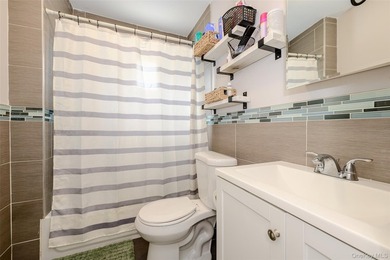 Move right into this beautifully renovated (2017) 3-bedroom - photo 7
