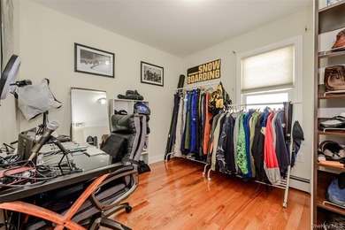 Move right into this beautifully renovated (2017) 3-bedroom - photo 9