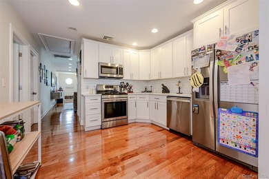 Move right into this beautifully renovated (2017) 3-bedroom - photo 10