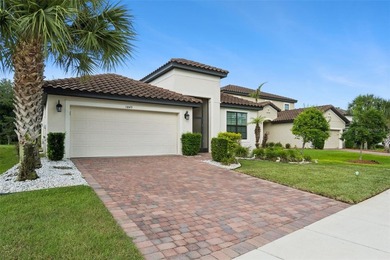 Lake Tohopekaliga Home For Sale in Kissimmee Florida