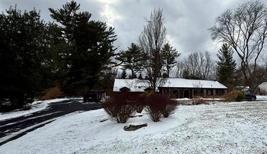 Gilbert Lake - Oakland County Home Active Under Contract in Bloomfield Hills Michigan