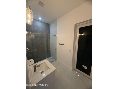 Welcome to this beautiful 3-bedrooms 3- bathroom home nestled - photo 6