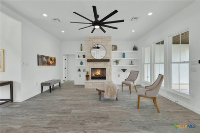 Beautiful custom-built home situated on 2.3 acres in Seguin, Tx - photo 9