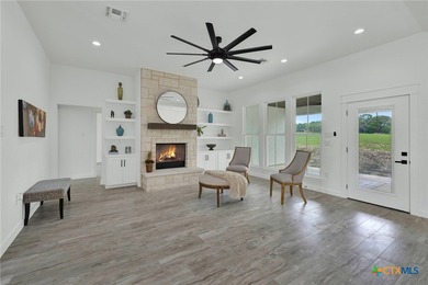 Beautiful custom-built home situated on 2.3 acres in Seguin, Tx - photo 10