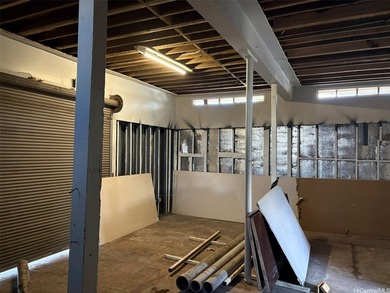 Mixed-use investment opportunity in Kalihi featuring two - photo 5