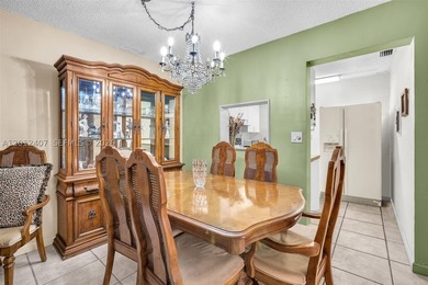 Beautiful and spacious 2-bedroom, 2-bath corner unit now - photo 5