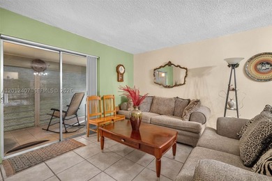 Beautiful and spacious 2-bedroom, 2-bath corner unit now - photo 7