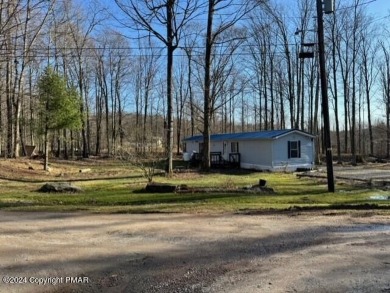 Lake Home For Sale in Waymart, Pennsylvania