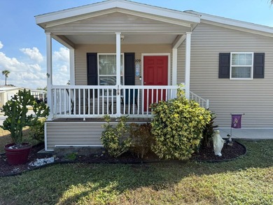 Move right in and start enjoying Florida life in this 3-bedroom - photo 2