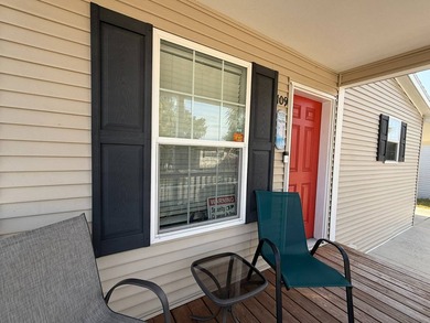 Move right in and start enjoying Florida life in this 3-bedroom - photo 3