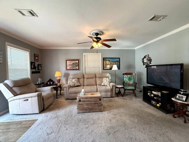 Move right in and start enjoying Florida life in this 3-bedroom - photo 5