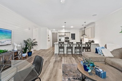 Welcome to effortless coastal living in the heart of Santa Rosa - photo 11