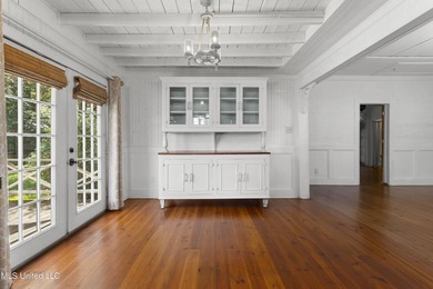 Southern Charm Meets Coastal Living - Just two Blocks from the - photo 15