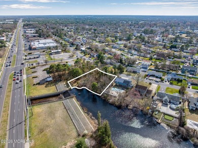 One of the last Lakefront lots on Lake Riviera! This wooded lot - photo 5