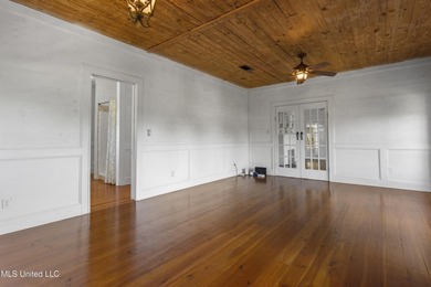 Southern Charm Meets Coastal Living - Just two Blocks from the - photo 20