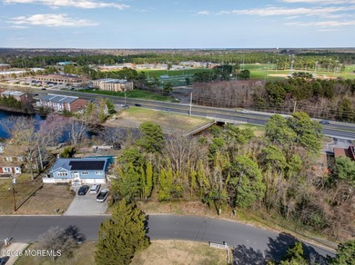 One of the last Lakefront lots on Lake Riviera! This wooded lot - photo 10